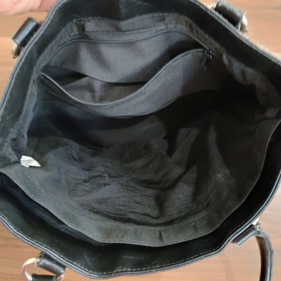 Elegant Black Vegan Leather Tote Bag - Picture 8 of 8